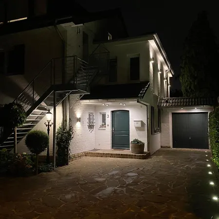 Dg Mit Separatem Eingang Nahe Dusseldorf *